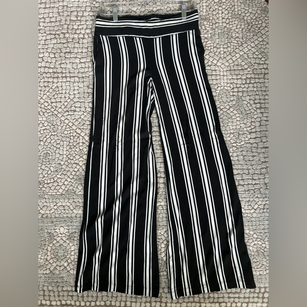 Black and white stripped pants